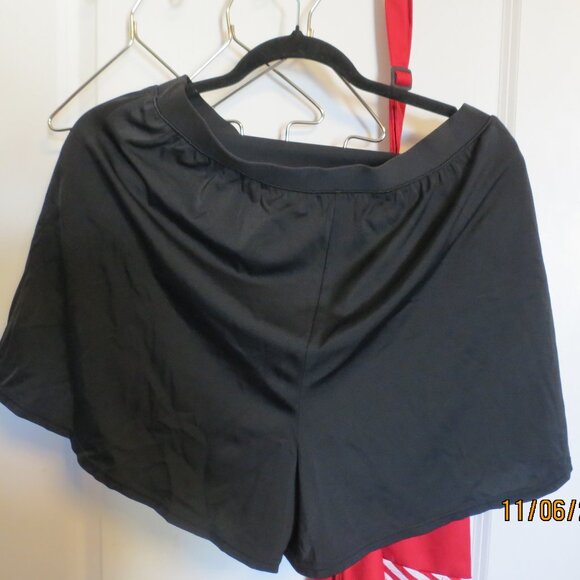 Size 14 Miraclesuit Timmy Control built in panty Swim Shorts - Picture 1 of 4